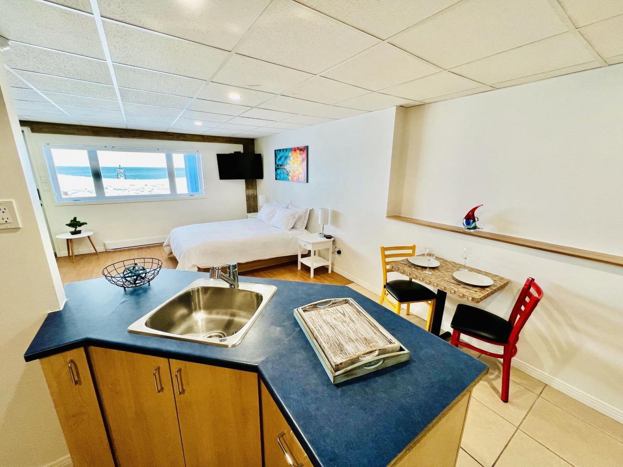L'Appat Buvette Et Couchette De Sainte-Luce - Appartements De Vacances Modernes, Calmes Et Ressourcant Sur Le Fleuve Exterior photo